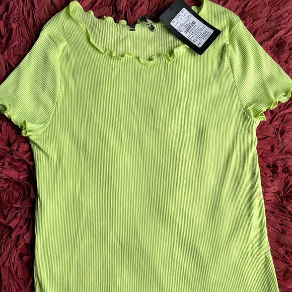 Tops - Neon green short sleeved T-shirt